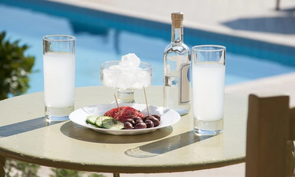 Και όμως το ούζο σε μερικές περιπτώσεις κάνει καλό